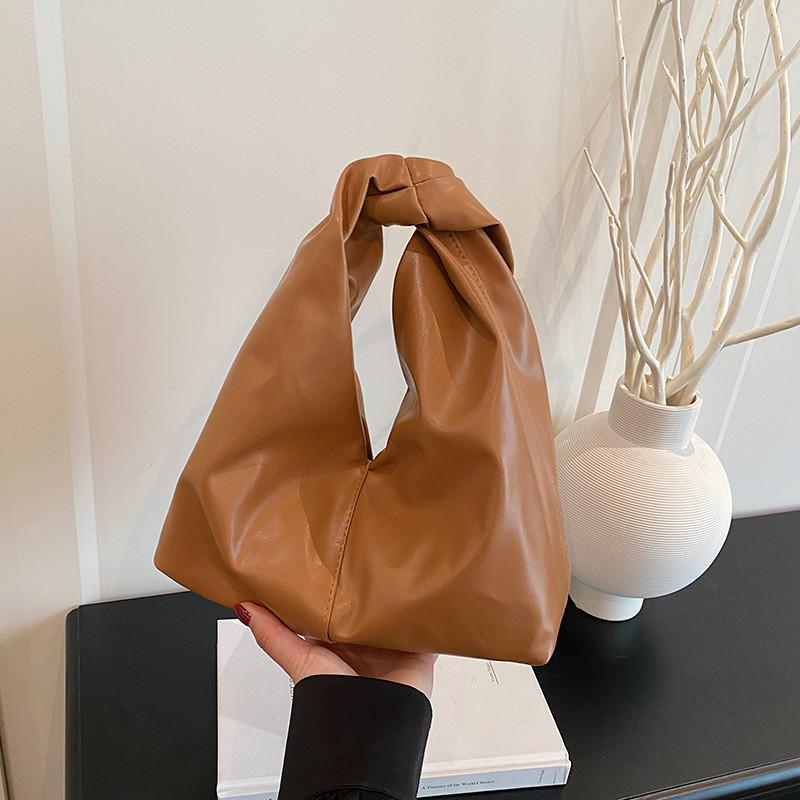 Street Style Cloud Bag Pu Material With Magnetic Closure For Casual Daily Use