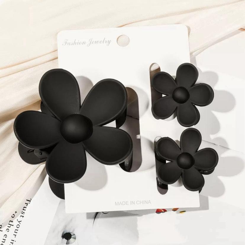 Sada skřipců do vlasů s frangipani: Květinové vlasové doplňky s imitací mramoru pro módní svátky