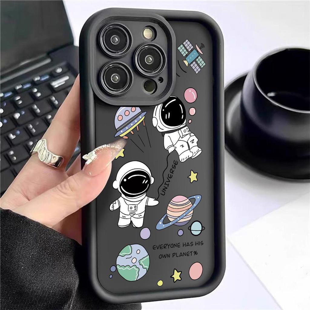 Interstellar Astronaut iPhone 15/16/17 Case - Black Sandpaper Groove Design