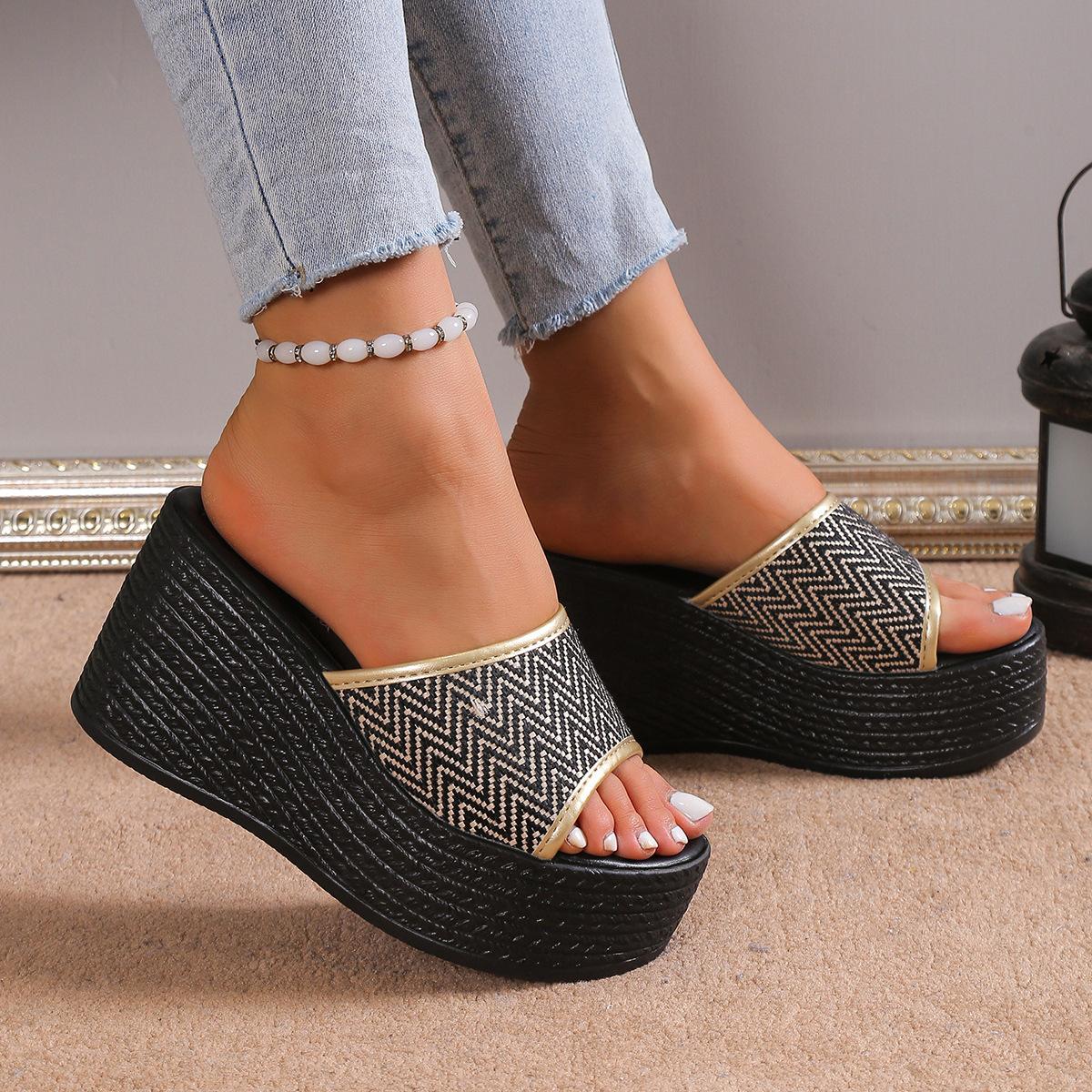 

Большие размеры 2025 новые летние модные женские тапочки с круглой головкой и надписью «роса» большого размера, классные женские тапочки 43 чёрный