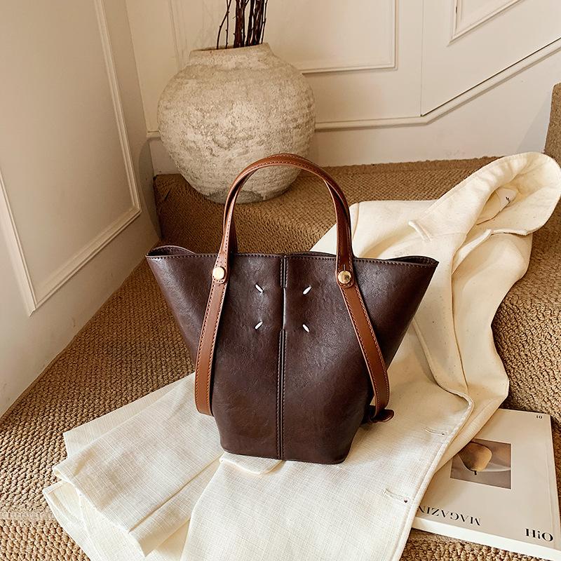 Retro Premium Bucket Bag Women's Autumn and Winter New Large-capacity Commuter Child and Mother Bag Portable Shoulder Bag