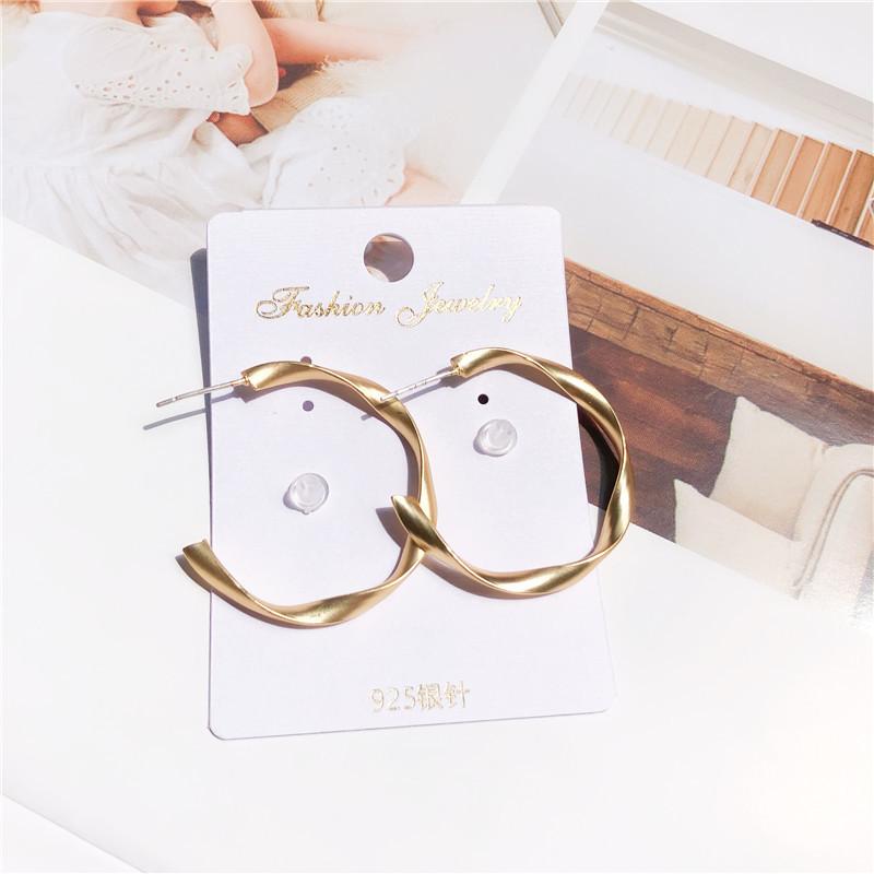 Fashion Distortion Interweave Twist Metal Circle Geometric Round Hoop Earrings for Women Accessories Retro Party Jewelry