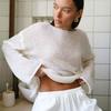 Sweter z ażurowej dzianiny Wiosna i Lato Damski Prześwitujący Cienki Fason Duży Okrągły Dekolt Rozszerzane Rękawy Dzianinowy T-shirt