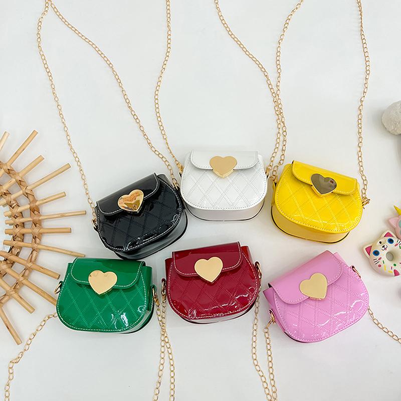 Cute Little Girls Mini Shoulder Bag For Kids Coin Purse Small Handbags Lovely Patent Leather Peach Heart Crossbody Shoulder Bag