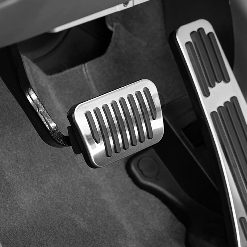 Protiskluzové pedály z hliníkové slitiny pro Denza D9 2022-2025