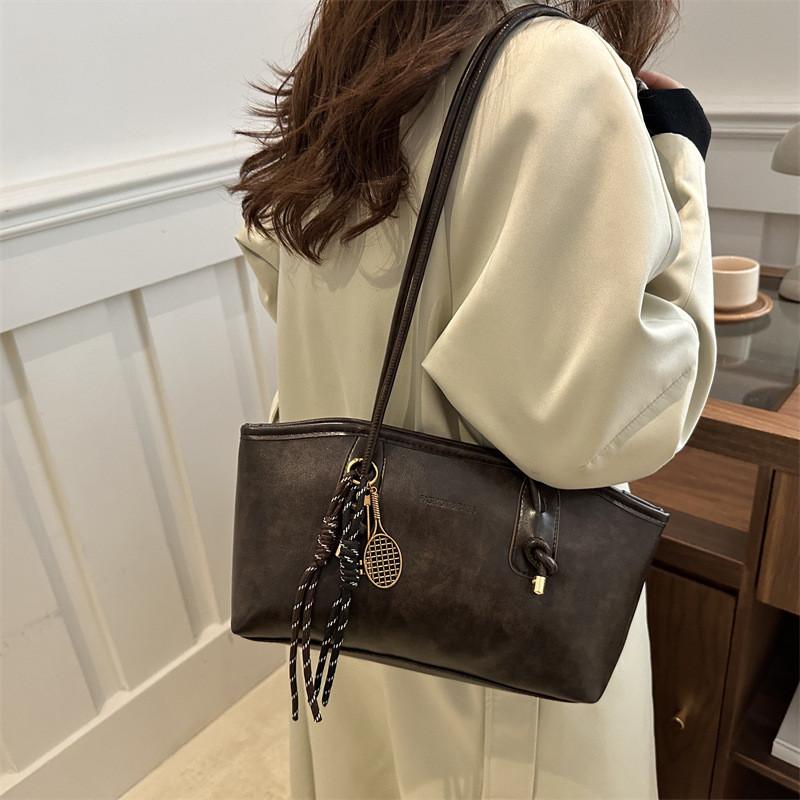 Vintage Fashionable Shoulder Bag Large Capacity Tote Bag Chic Design Black White Brown