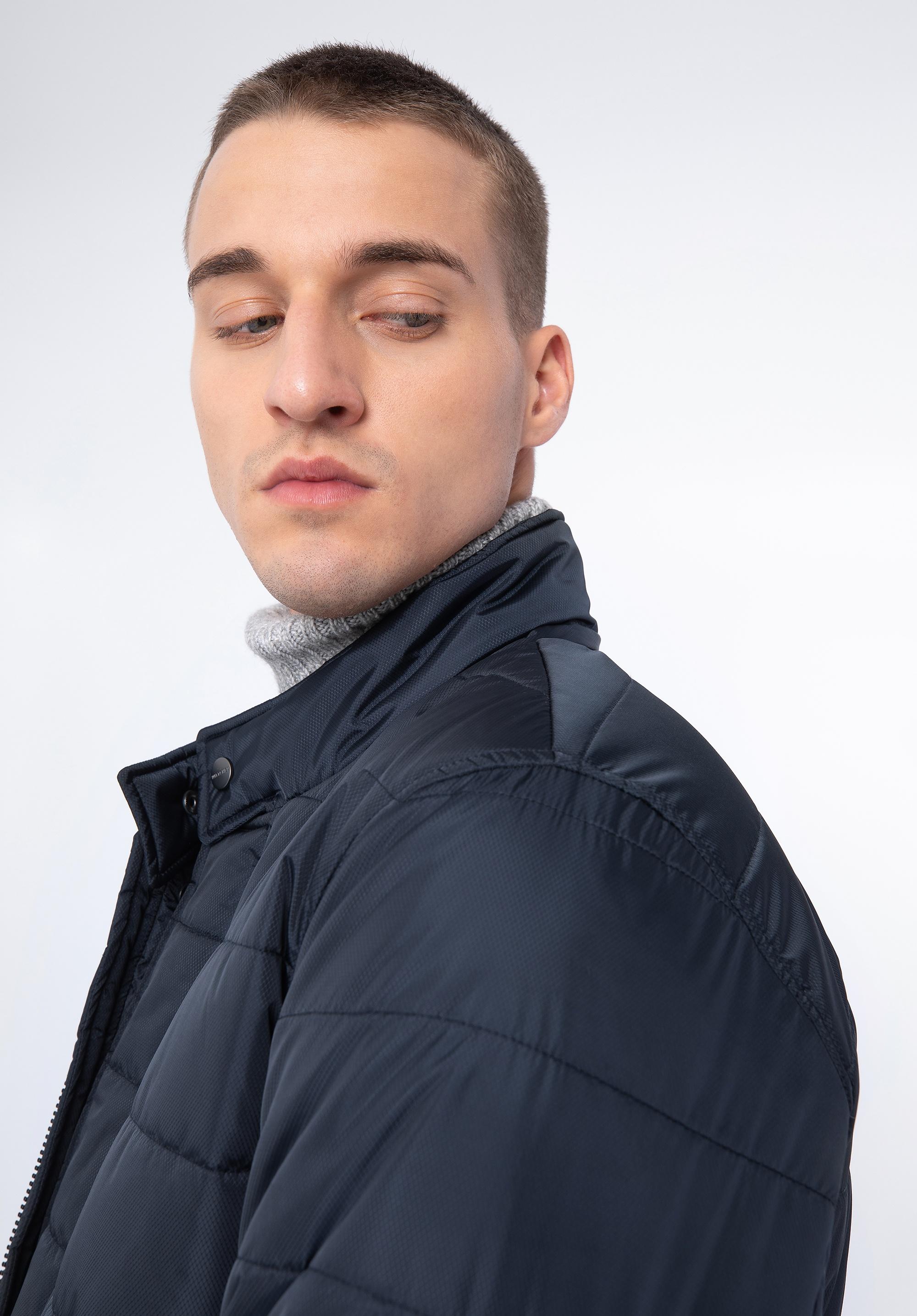2666 fiyatlarından başlayan Wittchen Men's Navy Blue Quilted Nylon