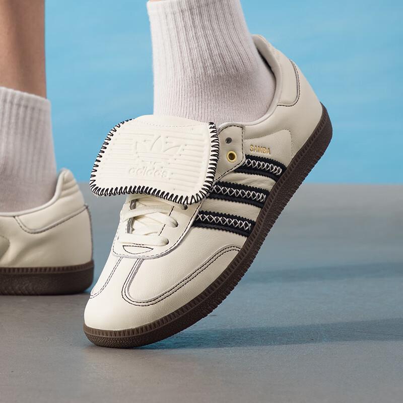 Adidas Men s JQ7088 Low-Top Lifestyle Sneakers 41