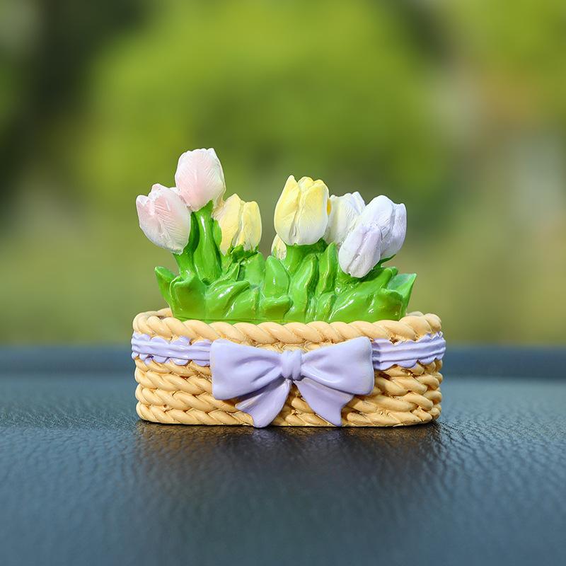 Hyacinth Multi-leaf Small Figurine, Cartoon Mini Car, Center Console Decoration, Strawberry Cute Car Accessory Figurine