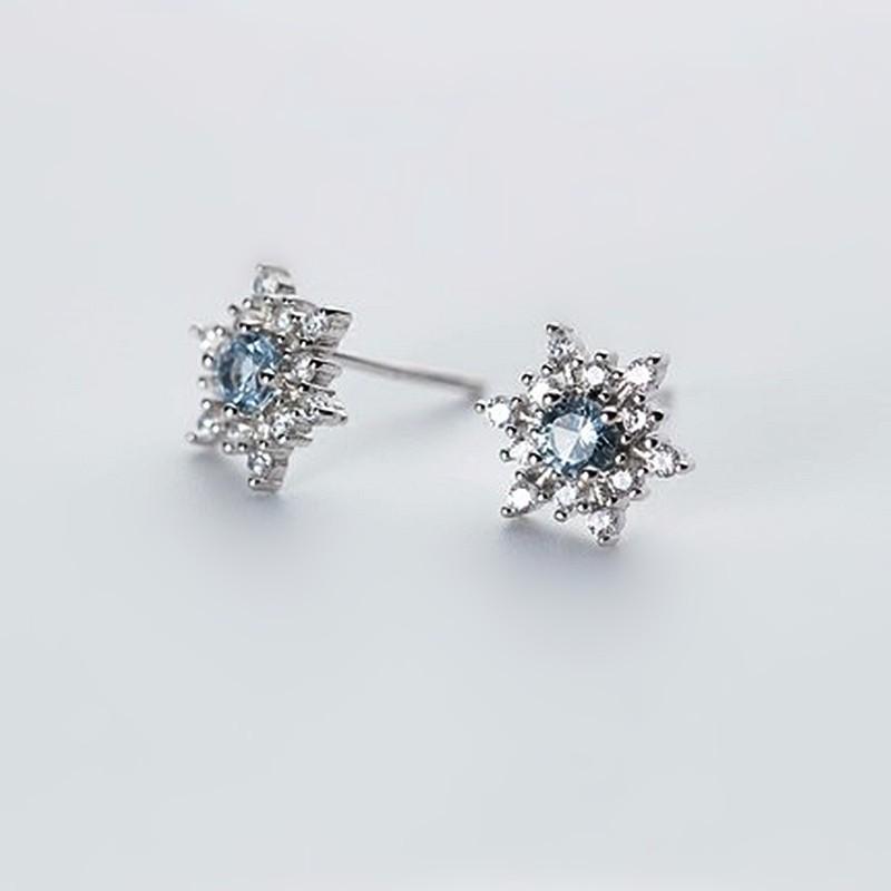 Boucles d'oreilles élégantes en zircon flocon de neige, style coréen – Cadeau de Noël polyvalent bleu et blanc