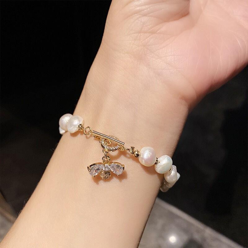 Baroque Freshwater Pearl Bee Charm Bracelet With Zircon Inlay Minimalist Womens Jewelry Accessory