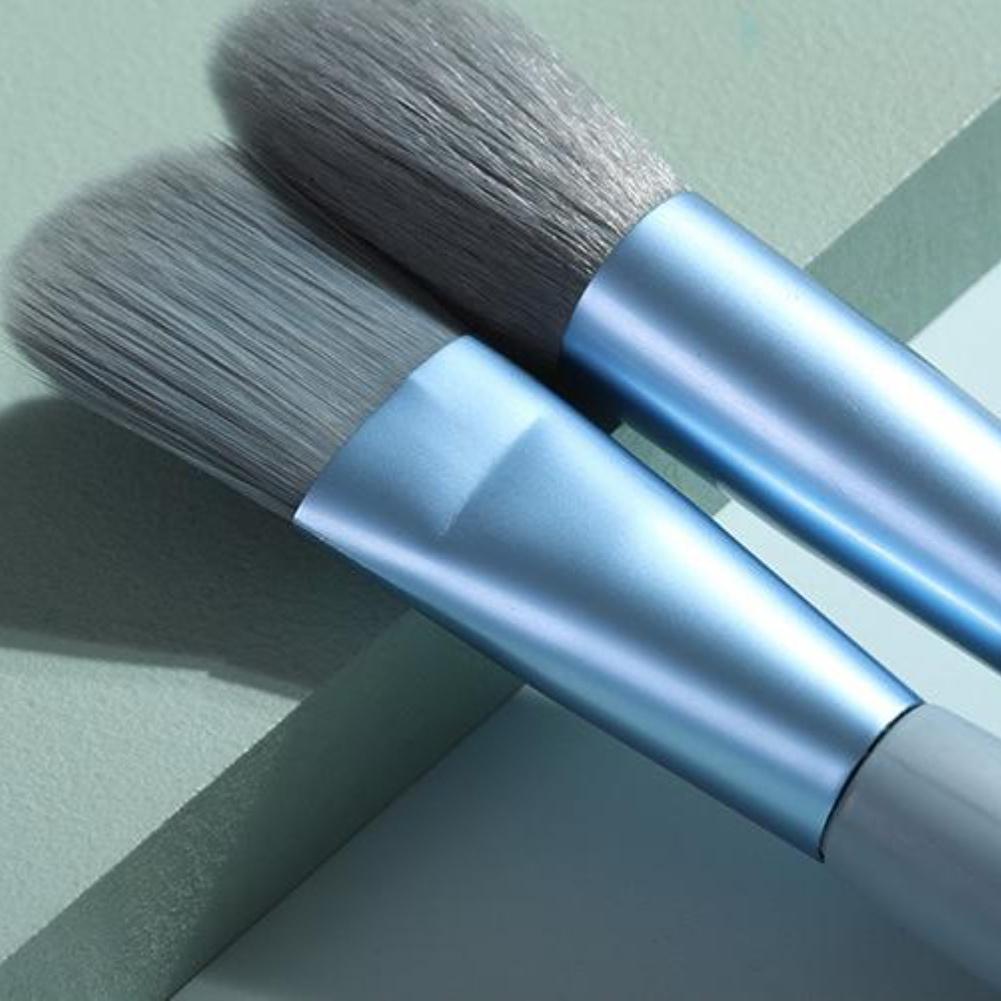 8 Piece For Mini Makeup Brush Set for Beginners and Travel Makeup Kit