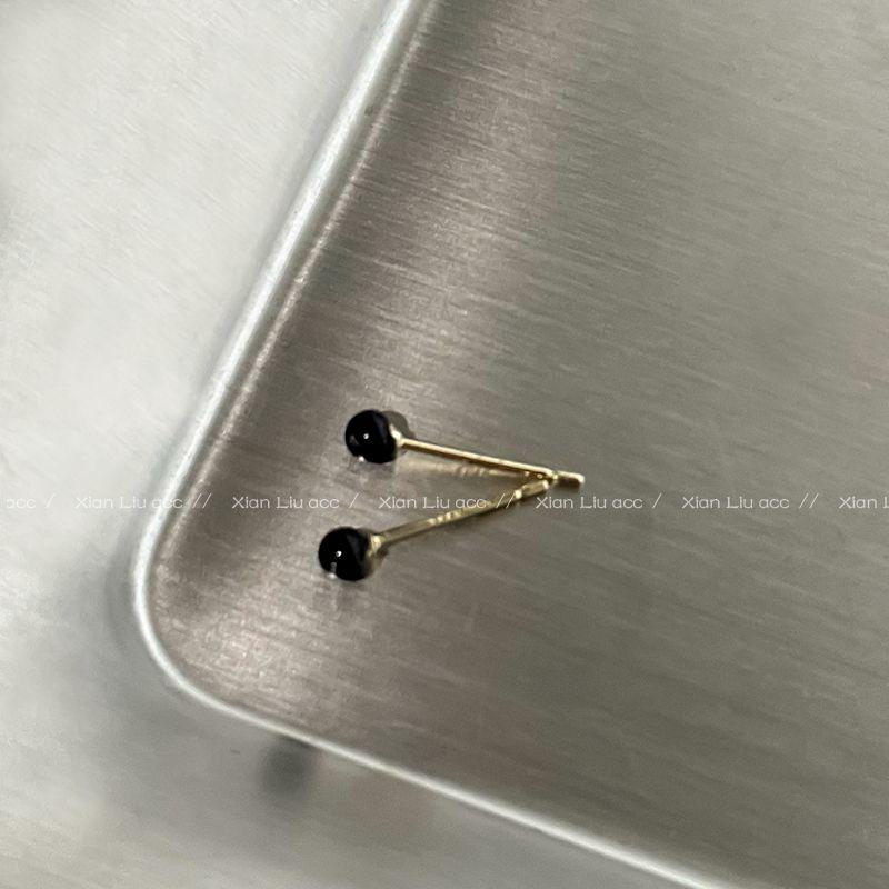 

Мини изысканные черные квадратные самые продаваемые маленькие серьги Black Beanie Earrings-Silver Needle