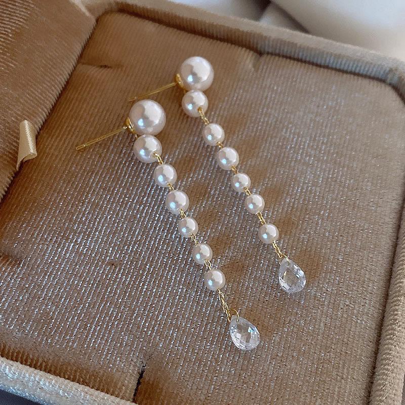 Kolczyki sztyfty z perłą w kształcie kropli wody Francuskie retro eleganckie kolczyki temperamentowe kolczyki lekkie luksusowe kolczyki damskie