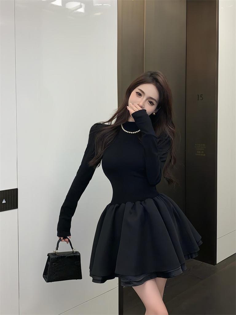 Black splicing pleated long-sleeved dress women's clothing winter waist semi-turtleneck tutu skirt temperament bottoming short skirt
