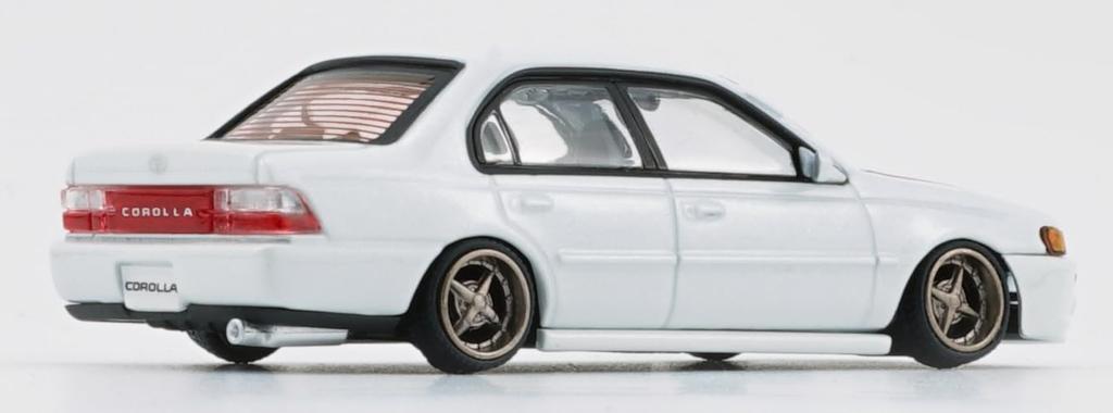 BM CREATIONS Scale Toyota Corolla 1996 AE100 Pearl Fiber Hood RHD Finished Model 1/64 White/Carbon