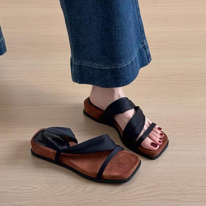 Not tired feet~ Temperament with skirt two wear one word with sandals new thick-soled square head sandals women