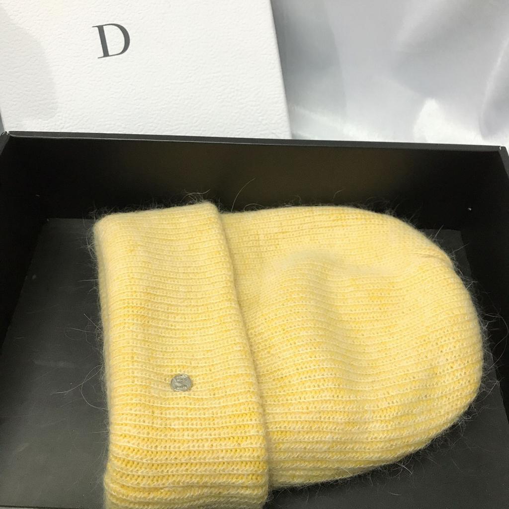Russian Winter Warm Rabbit Hair Knitted Hat Celebrity Light Luxury Small Diamond Double Fold Wool Hat Women'S Outdoor Windproof