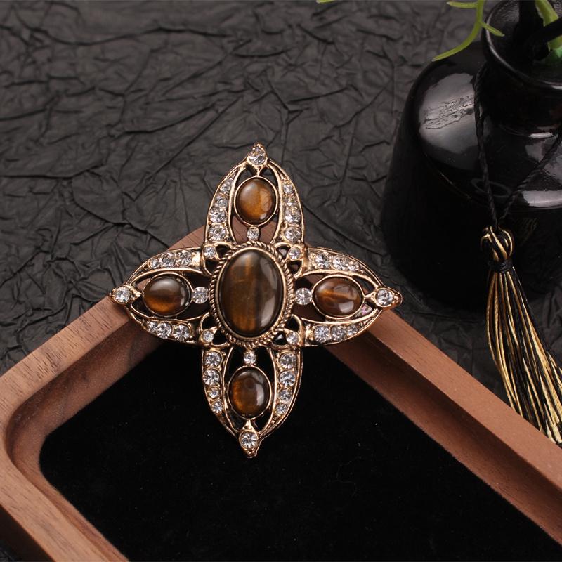 Retro Out Cross Rhinestone Brooch - Elegant Baroque Geometric Style, Women's Fashion Jewelry, for Formal Occasions, Ideal Gift
