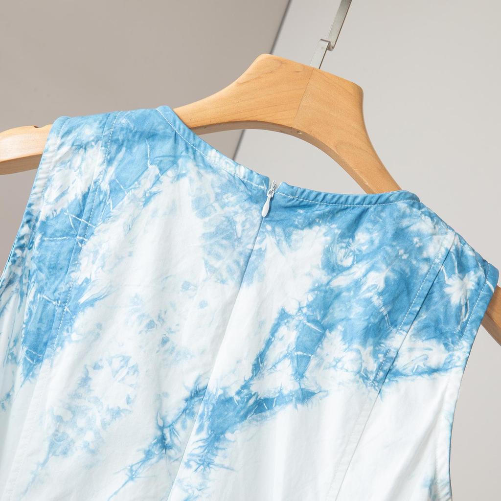 Yunnan Hand-Dyed High-Quality Women's Summer Vest Dress: Round Neck, Hollow Out Design, Waist-Cinching, Long-Length, Elegant Fit.