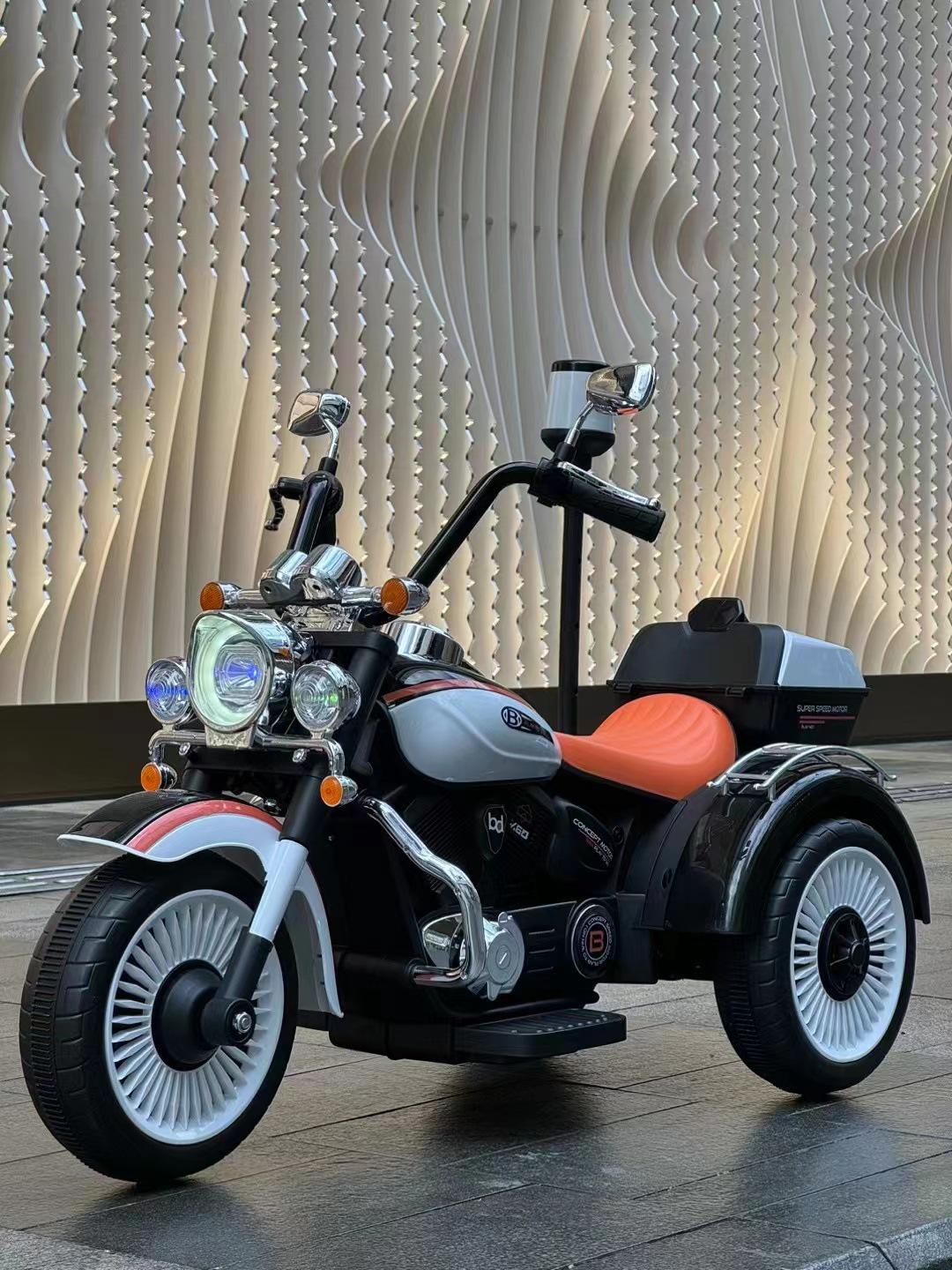 

Детский электрический мотоцикл в стиле Харлей от Beiduoqi белый