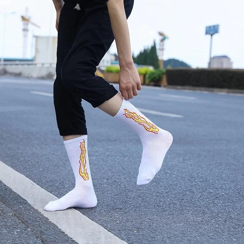 1 Pairs New The Trend of Men's Socks Black White Burning Flame Hip-Hop Blaze Power Torch Hot Streetwear Skateboard