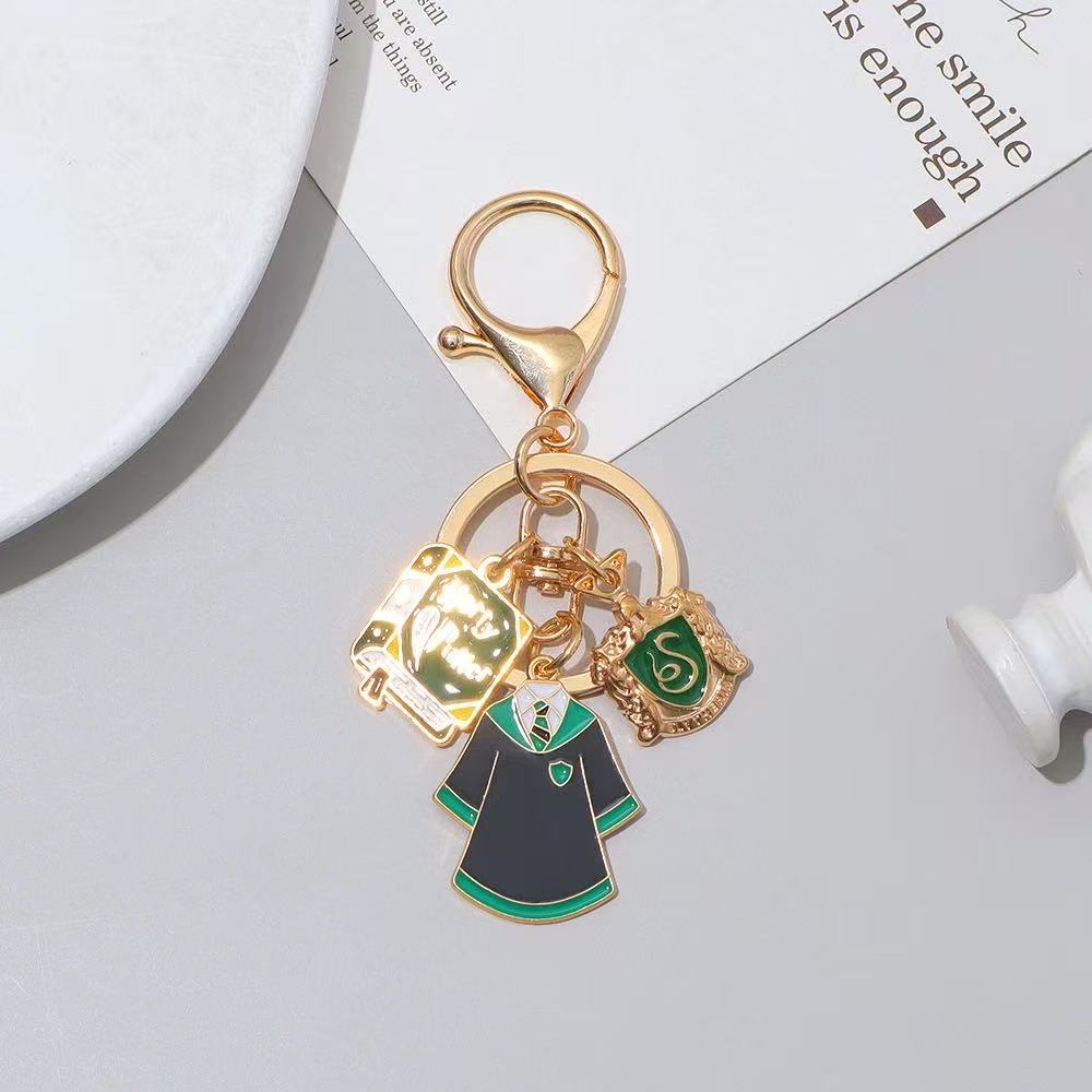 Magic Academy Couple Keychain Hufflepuff Gryffindor Slytherin Ravenclaw Surrounding Uniform Badge Alloy Pendant Creative Package Gift
