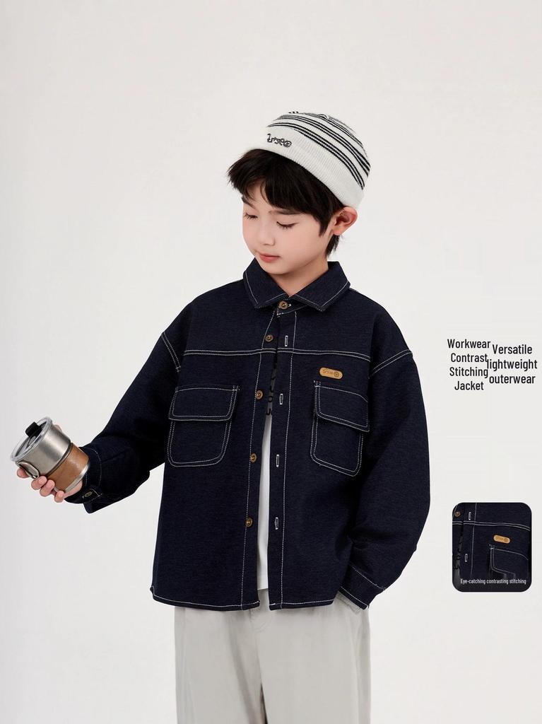 Lässiges, locker geschnittenes Jungen-Denimhemd - Herbst 2026 Modetrend