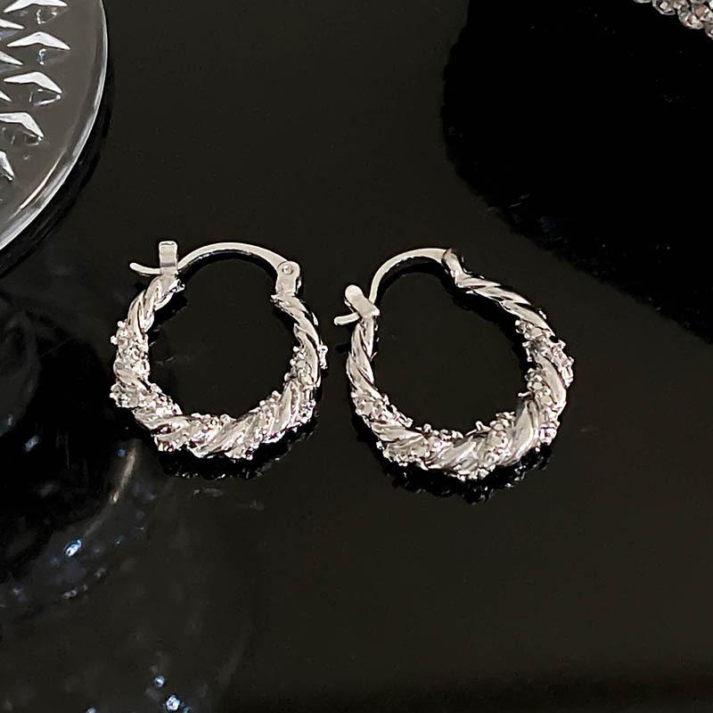 Новые модные витиеватые серьги, серьги для женщин, геометрические серьги-кольца в нишевом дизайне, персонализированные серьги.