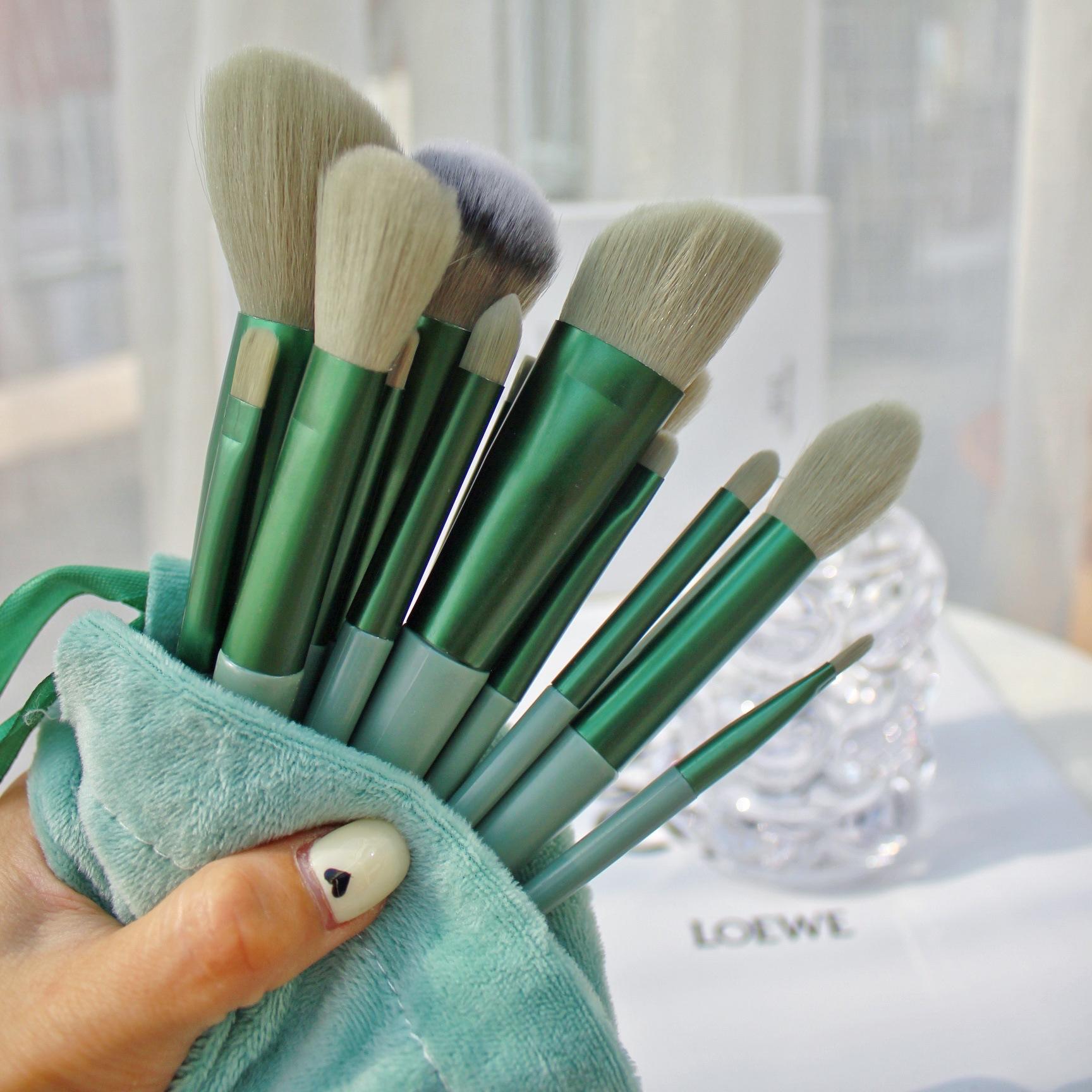 

13 Makeup Brush Set for Portable Storage