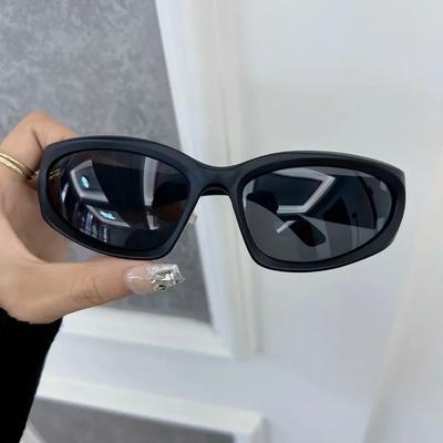Stilvolle quadratische Sonnenbrille Damen Herren Klassische Retro Modebrille Lässig Weiblich Männlich