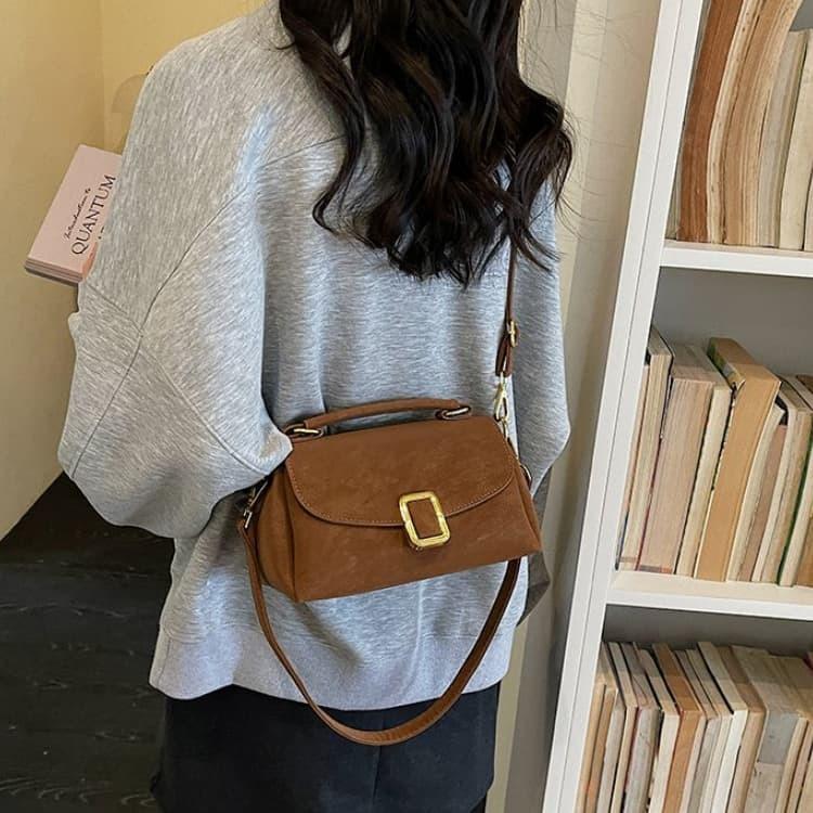 Borsa quadrata opaca da donna a spalla/sottobraccio