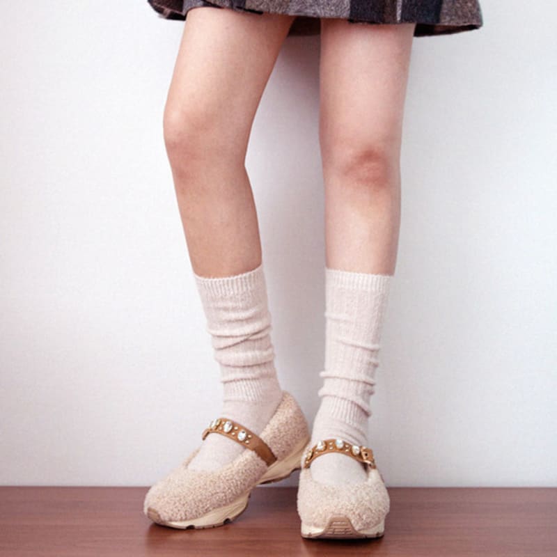 

REDSSOCKSOO Alpaca Loose Fit Knee Socks rssw103 beige