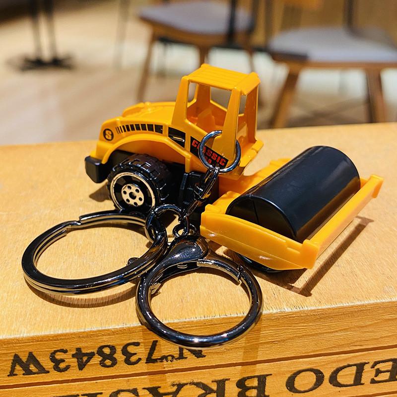 Adorable Alloy Construction Vehicle Keychain For Backpacks And Gifts