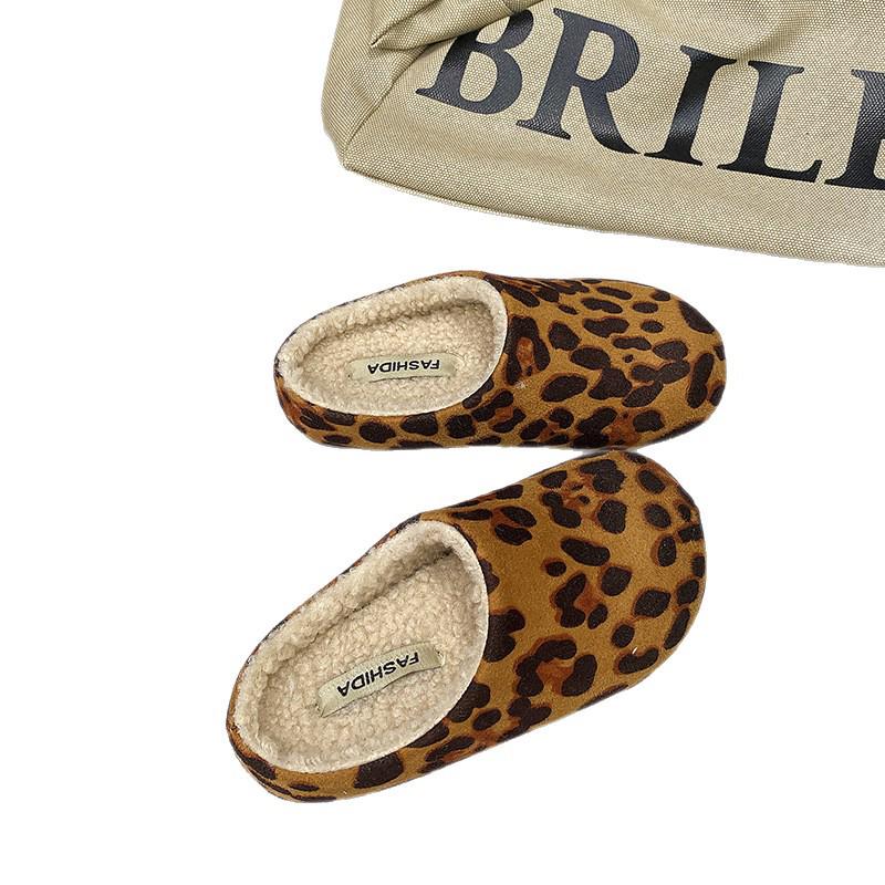 2025 Kids' Autumn/Winter Retro Cartoon Birkenstock Fur Slippers: Korean Style, Versatile & Fashionable for Outdoor Use.