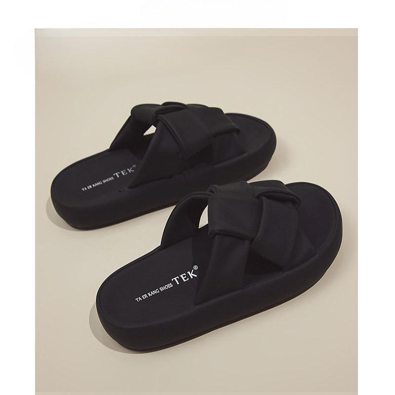 Slippers women's summer wear 2025 new casual pregnant women's non-slip thick-soled beach sandals French high-end one-word