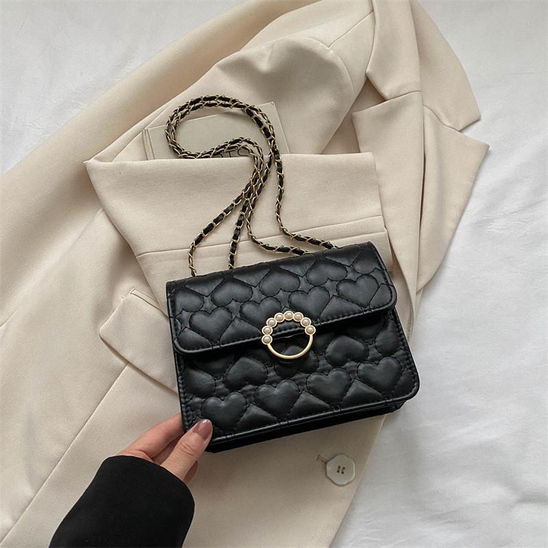 Fashionable Pu Leather Crossbody Mini Square Bag With Trendy Pearl Chain Design чёрный