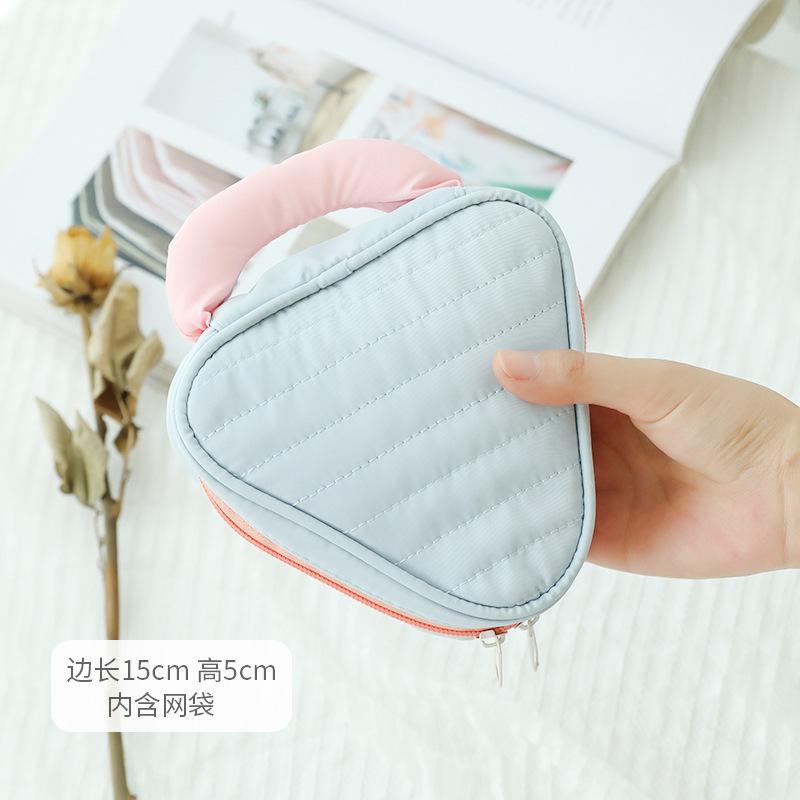 Quilted Vertical Pattern Solid Color Cosmetic Bag, Large Capacity, High-end Feeling, Cute Appearance, Gift Storage Bag, Starting from One Approval.