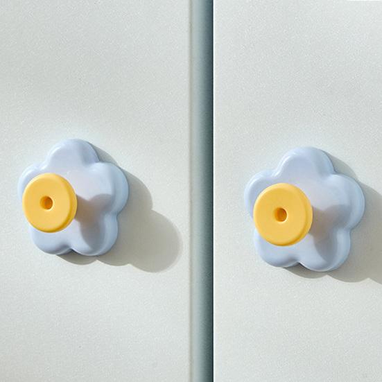 Flower Shape Suction Cup Hook, No-Drill Plastic Cabinet Handles, Rotatable Knob Adjustable Buckle for Kitchen Bathroom