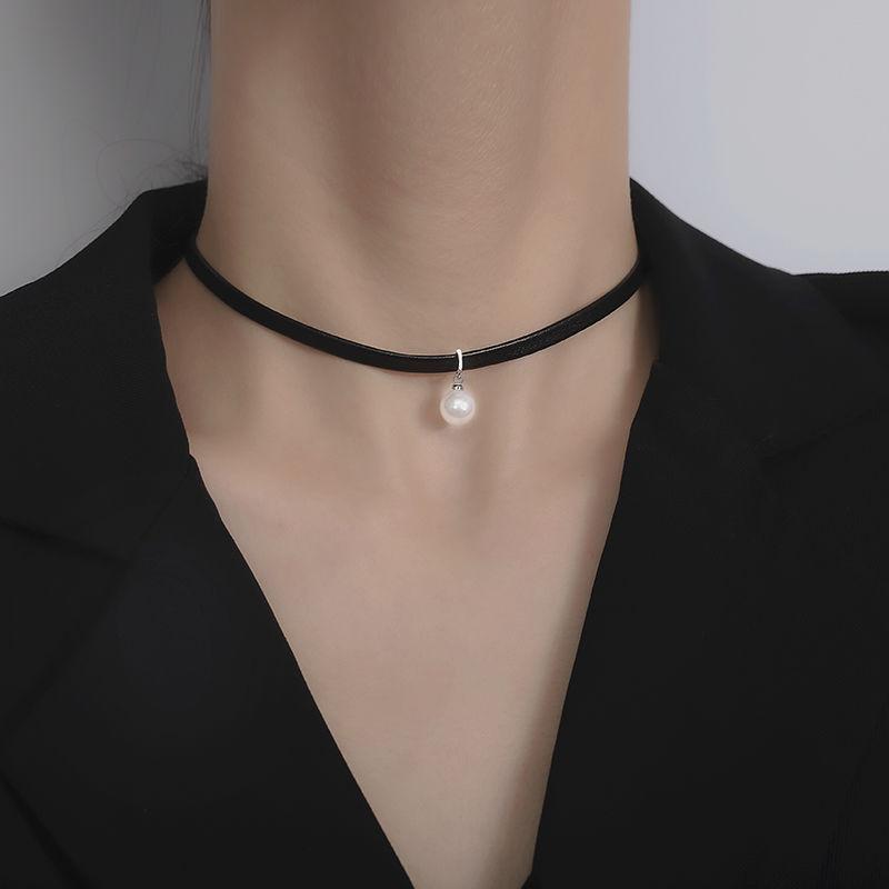 Chocker Pearl Collar Necklace Leather Rope Necklace Stainless Steel Metal Choker Collarbone Chain Neck