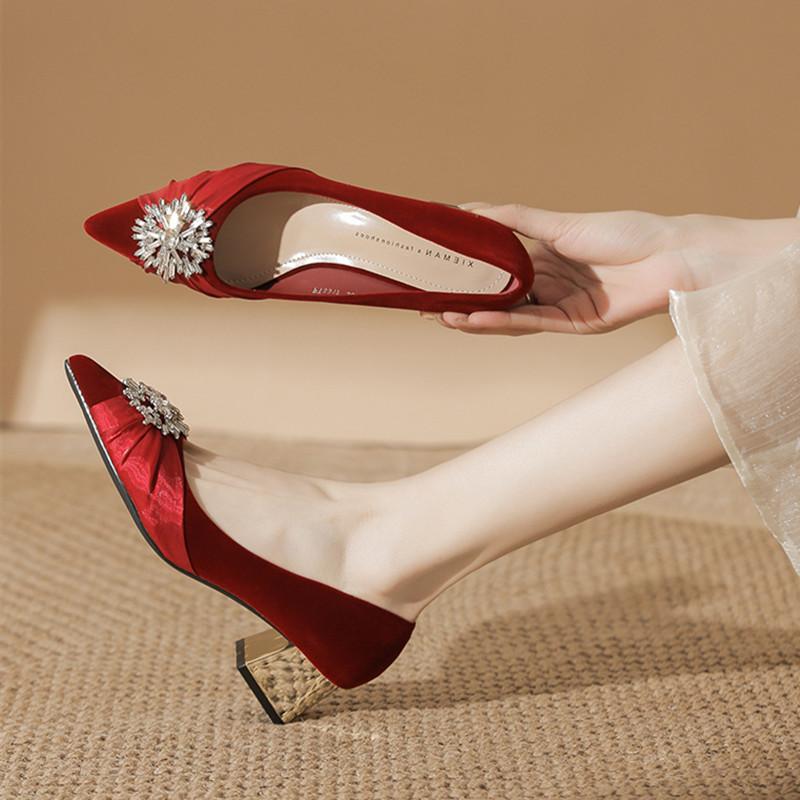 Fashion High-quality Satin Crystal Flowers Decorated Pumps Women Sexy Pointed Toe Red Wedding Bridal Shoes Elegant Chunky Heel Loafers