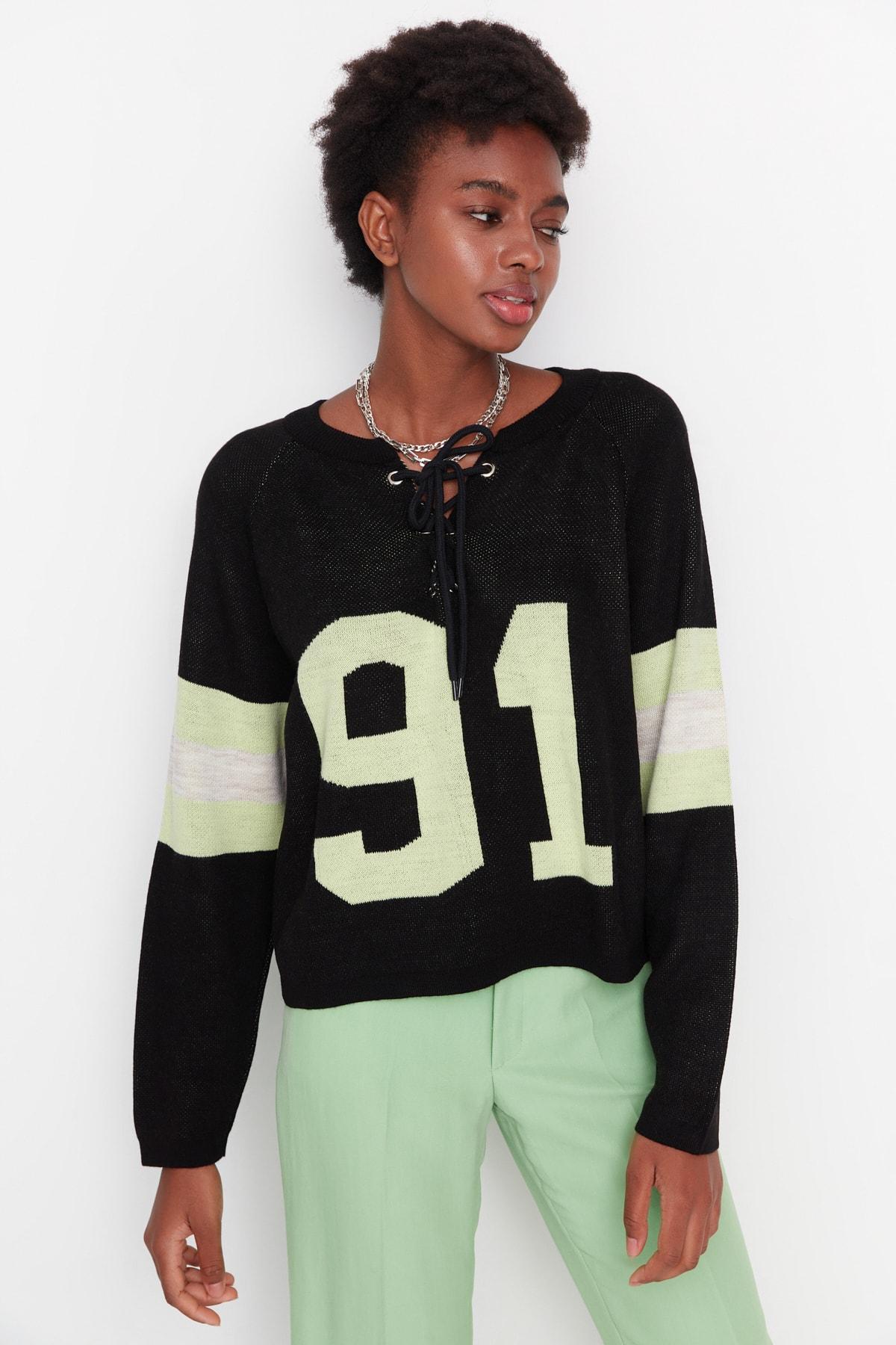 

Черный жаккардовый трикотажный свитер TWOAW23KZ00571