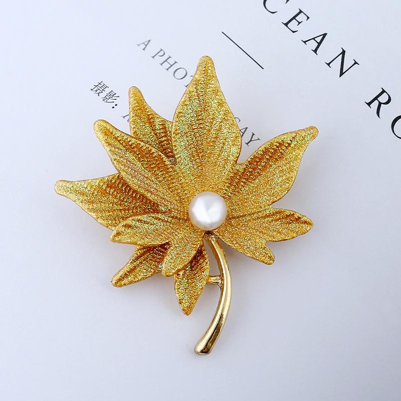 

Retro high-end pearl double-layer maple leaf brooch women s fashion and beauty sweater blazer pin with accessories