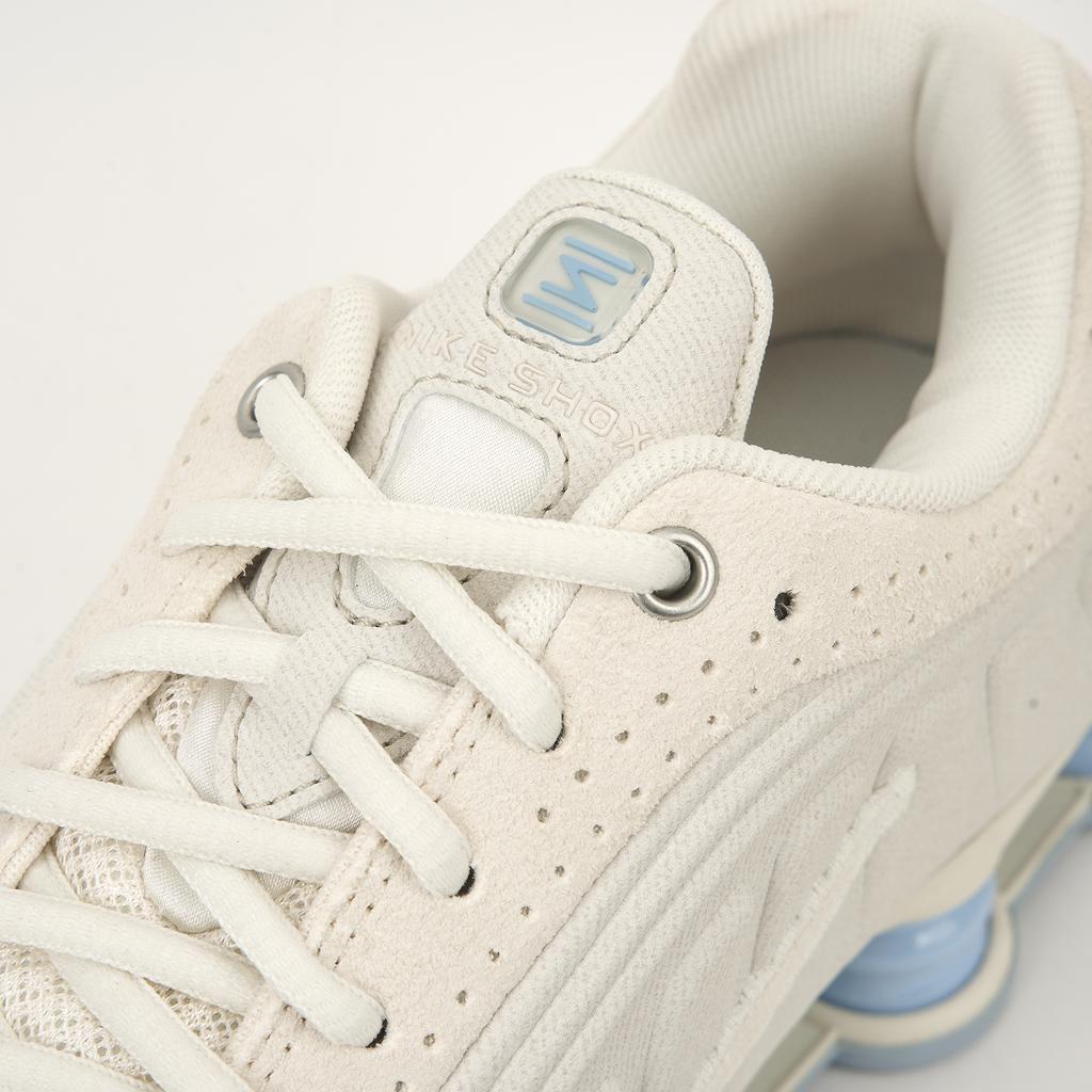 Nike Shox R4 SE Pale Ivory Ornate Swoosh Women Sneakers Cream Light-Orewood-Brown Celestine-Blue IH3572-110