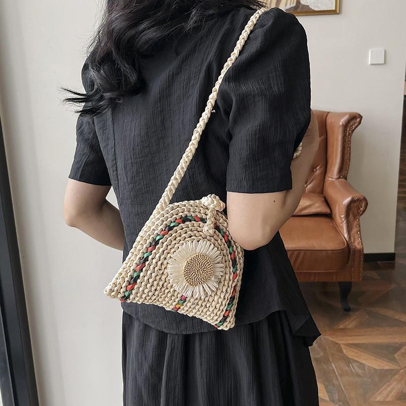 Fashionable Woven Shell Crossbody Bag Chic And Stylish Accessory For Everyday Use