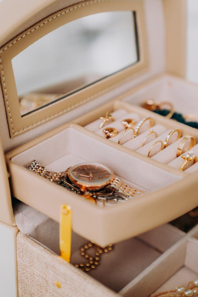 Elegant jewelry box - Peterson