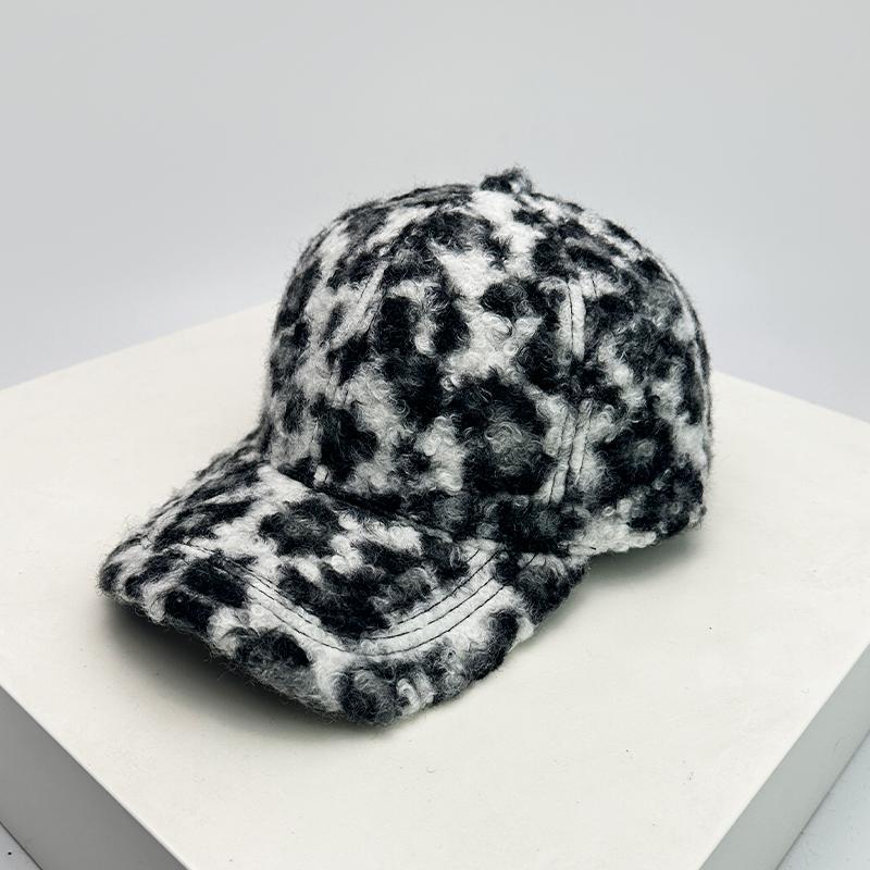 

Autumn And Winter New Unisex Check Leopard Print Baseball Hats Sunshade Retro Warm Hardtop Peaked Caps Versatile Fashion Casual 52-60cm