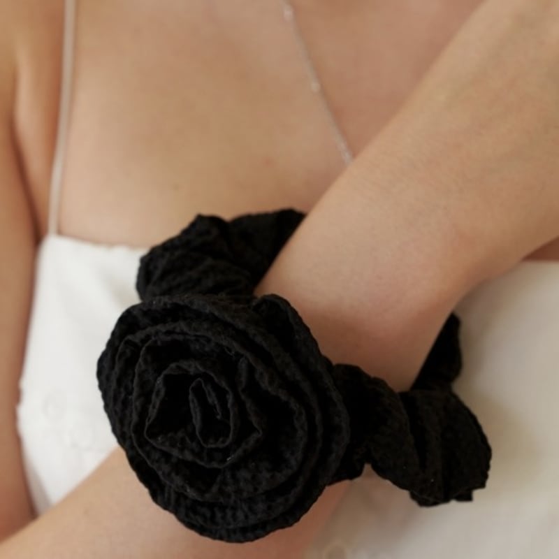 LOVE ME MONSTER The Rose Scrunches_3Color