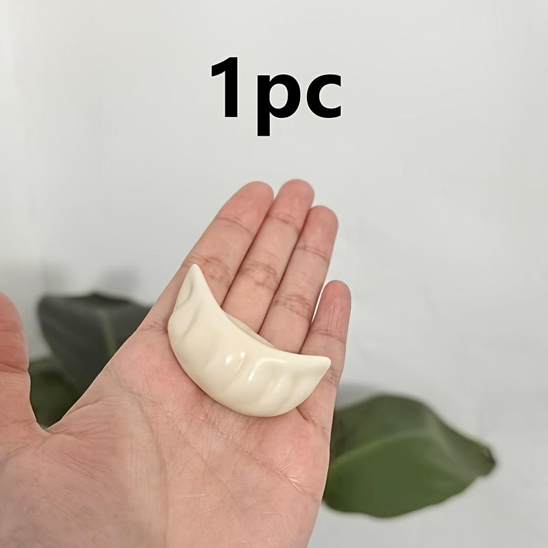 

1 шт. Керамическая подставка для палочек для еды в виде милого пельменя, идеально подходит для гостиничной и ресторанной посуды, кухонных и настольных украшений, держатель для палочек для еды