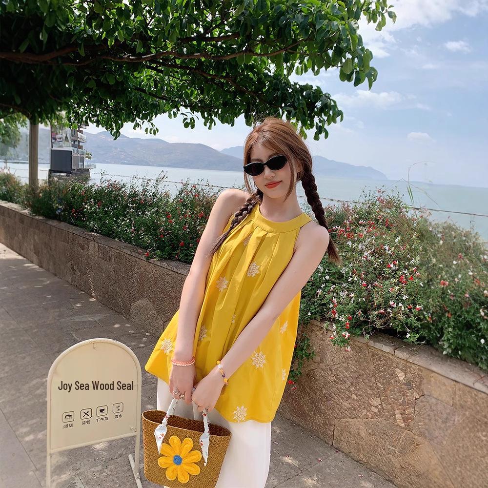

Women s Sleeveless Halter Embroidered Vest: 2025 Summer Loose-Fit Pleated Mid-Length Vacation Outerwear S Premium